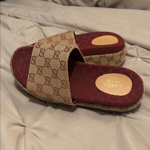 Gucci Beige and Burgundy Women's Mules